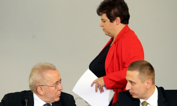 Raport komisji ds. nacisków