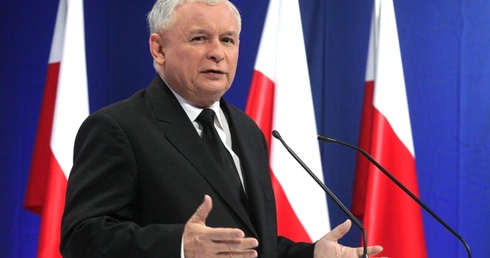 Tusku, zwiń białą flagę!