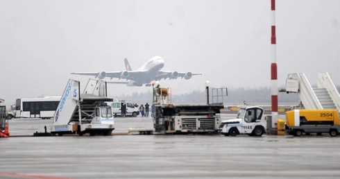 Zdrożeją loty z Okęcia