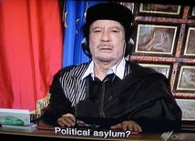 Kadafi zaprzecza, że uciekł do Nigru