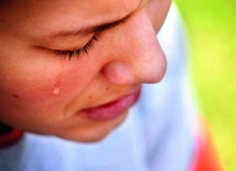 Łzy towarzyszyły modlitwie za 30 studentów i wykładowców zastrzelonych 18 kwietnia 2007 r. na terenie kampusu studenckiego w amerykańskim Blacksburg przez jednego z uczniów tej szkoły.