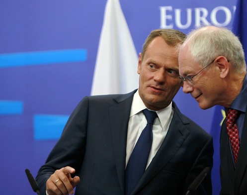 Tusk przeciw dwom klubom