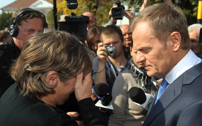 Tusk w Kutnie. Kobiety:  "Jak my mamy żyć?"