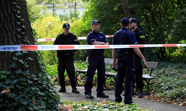 Samospalenie przed kancelarią - premier wraca