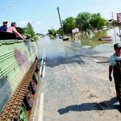 W pierwszej kolejności pieniądze są przeznaczone na pomoc poszkodowanym.