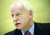 Andrzej Olechowski