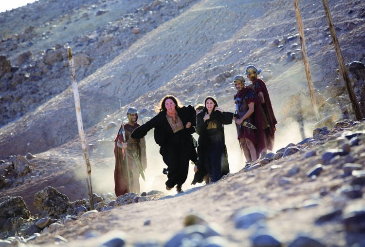 W roli Maryi, matki Jezusa, wystąpiła Penelopa Wilton, a  Marię Magdalenę zagrała Paloma Baez.