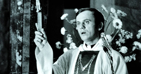 Ks. Jerzy Popiełuszko został zamordowany przez funkcjonariuszy służb specjalnych PRL 19 października 1984 r. Był kapelanem "Solidarności".