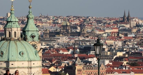 Czechy: Lobby LGBT ingeruje w szkolnictwo, rodziny się bronią