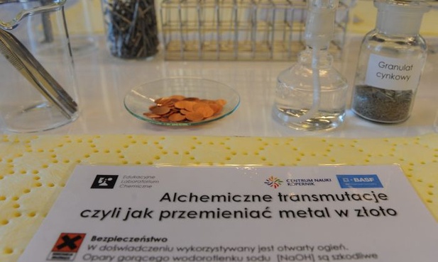Jak przemienić metal w złoto?