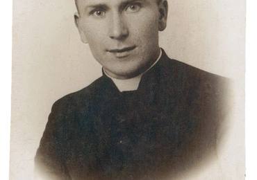 Jedno ze zdjęć księdza znajdujących się w rodzinnym archiwum