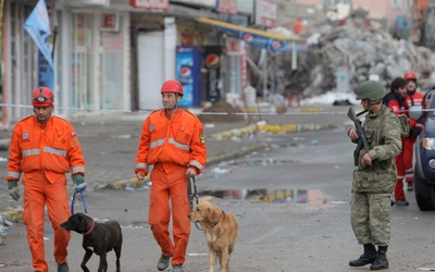 Turcja: Wzrosła liczba ofiar trzęsienia ziemi
