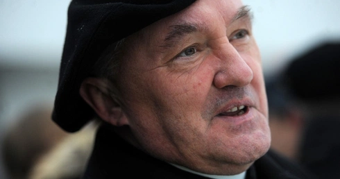 Kard. Nycz: Każdy może przyjść do światła, także politycy