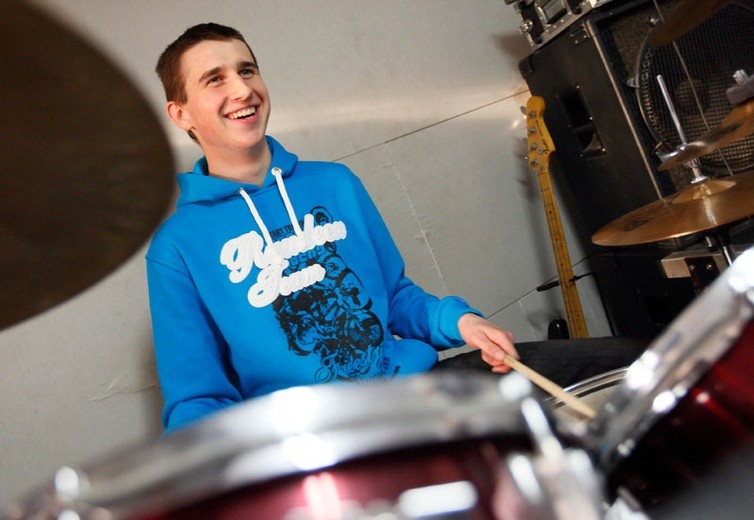 W Anielsach na perkusji gra 16-letni Jacek. 