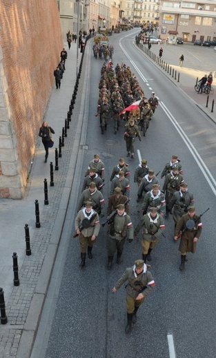 Defilada historyczna w Warszawie