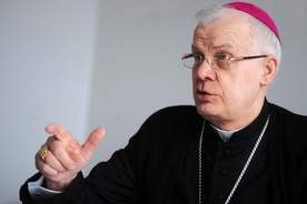 abp. Józef  Michalik