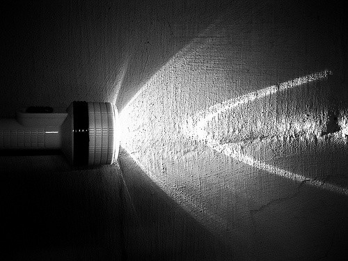 Latarki zamiast reflektorów 