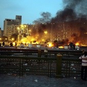 Tahrir płonie