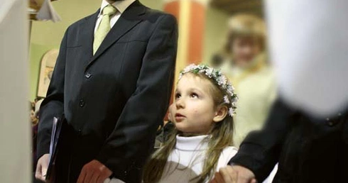 Ooo, Jezus myje dziadkowi nogi!