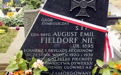 Symboliczny grób gen. Emila Fieldorfa
