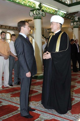 Miedwiediew w meczecie