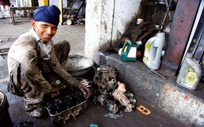Aż 50 mln dzieci pracuje w Indiach