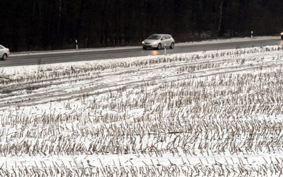 Niemcy: Śnieg i lód na drogach