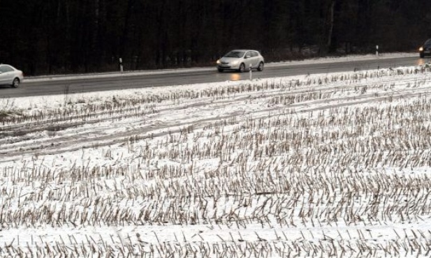 Niemcy: Śnieg i lód na drogach