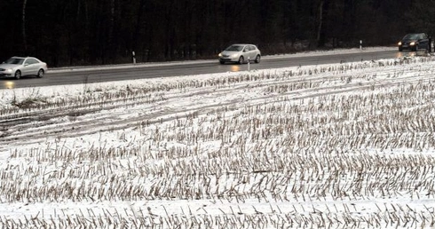 Niemcy: Śnieg i lód na drogach