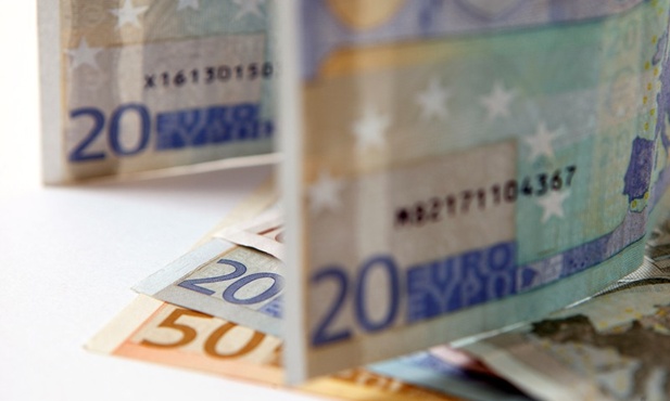 Kto się rzuci na ratunek euro?