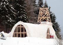 Śnieżny kościół