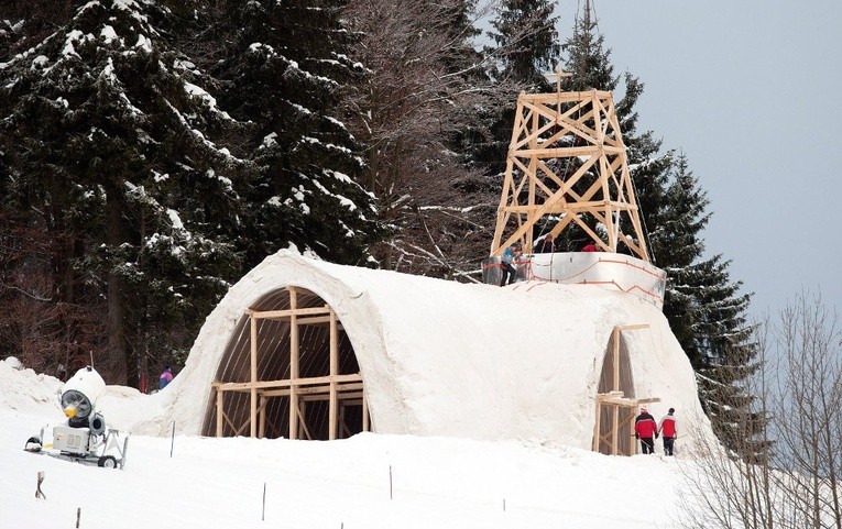 Śnieżny kościół