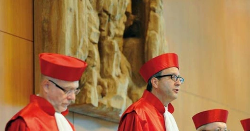 Trybunał stanął okoniem