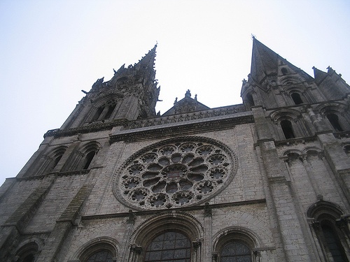 Chartres: Nowe freski w katedrze