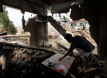 Filipiny: pomoc dla ofiar tajfunu