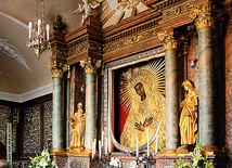 Kaplica Ostrobramska zdewastowana i okradziona