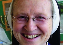 Mam doświadczenie katechizowania w salce, ale po latach pracy w szkole nie zamieniłabym szkoły na salkę.