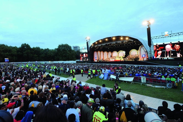 Papież podbija Wyspy