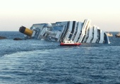 Costa Concordia na mieliźnie