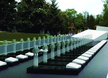 Pomnik ku czci ofiar na 1 listopada