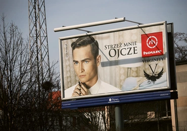 Przepraszają, nie rezegnują