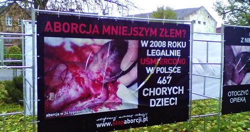 Nożami w "Wybierz życie"