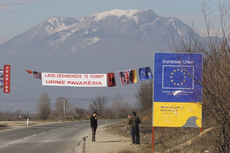 Kosowo - pierwsze dni nowego państwa