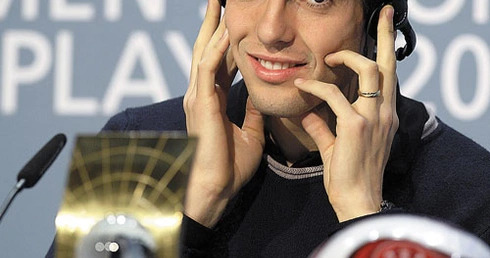 Kaká wspiera sektę