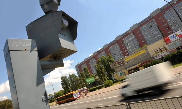 Sfotografują przód i tył auta