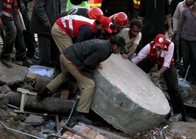 Pakistan: Runęła fabryka, są zabici