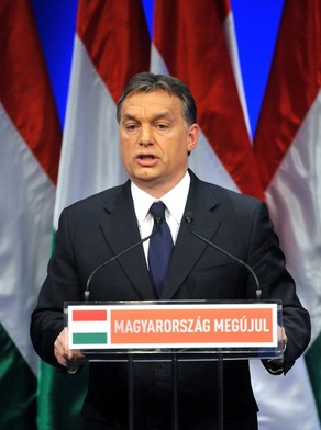 Węgierski premier nie daje się złamać
