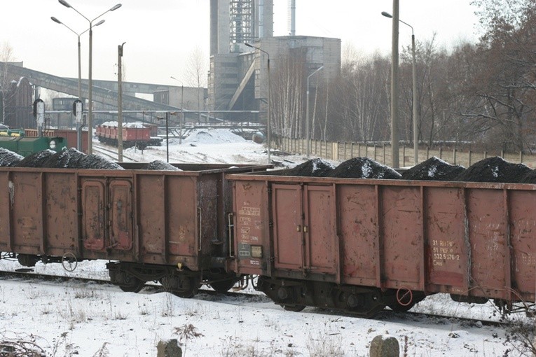 Pociągi towarowe jeżdżą coraz wolniej