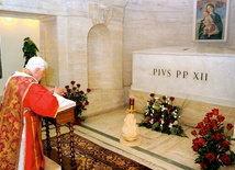Ataki na Piusa XII