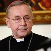 Abp Gądecki: Kościół pochyla się nad cierpieniem